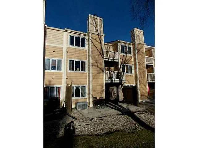 $188,000 | 5175 Vantage Point Road, Unit 31, Avon, IN 46123