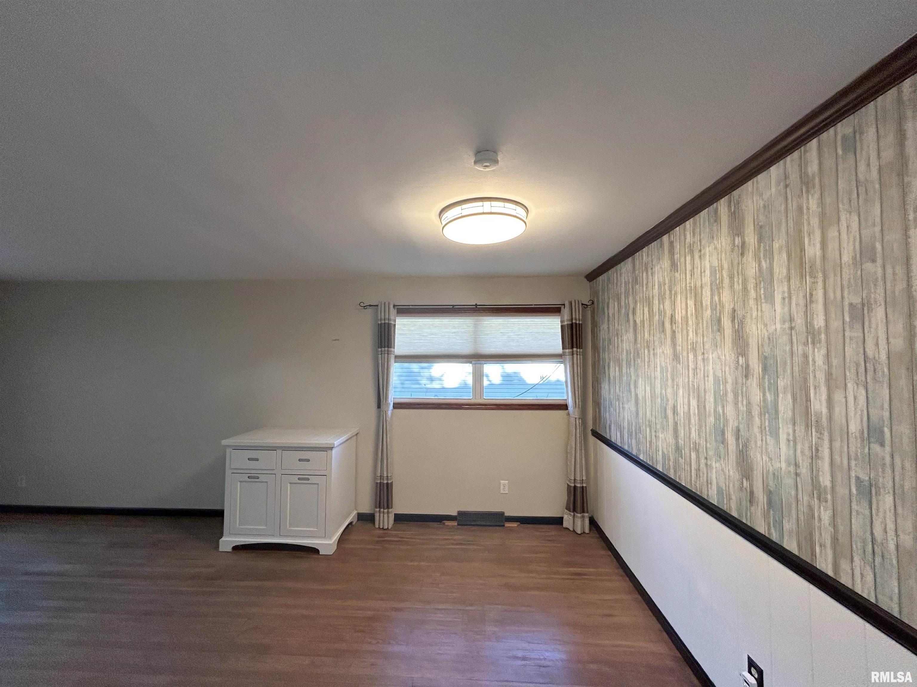 5426 North Ronald Road Peoria, IL 61614 - Photo 12 of 51 Gallery Image 12