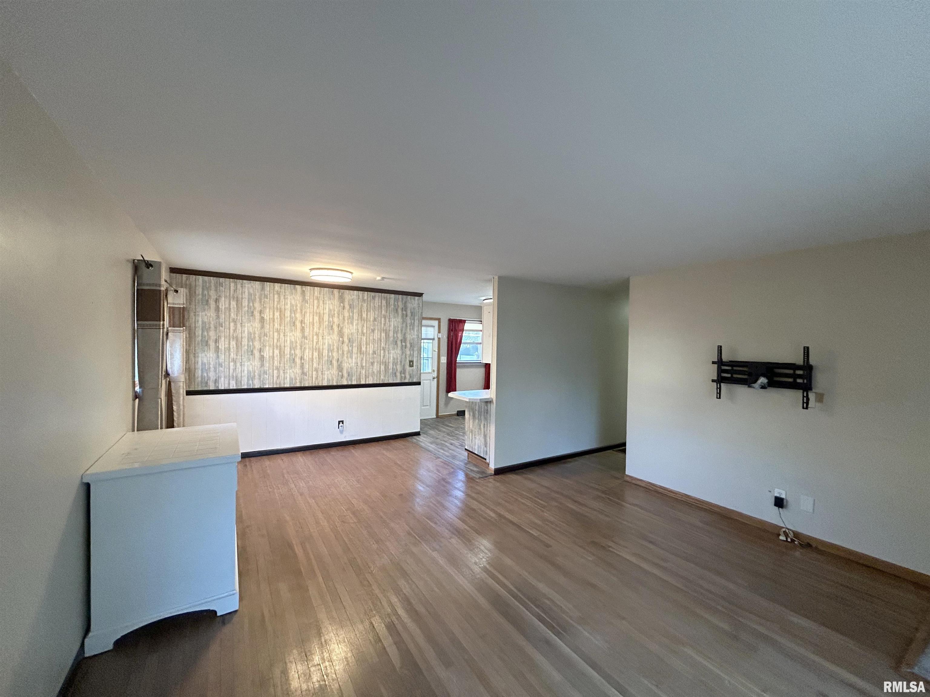 5426 North Ronald Road Peoria, IL 61614 - Photo 13 of 51 Gallery Image 13