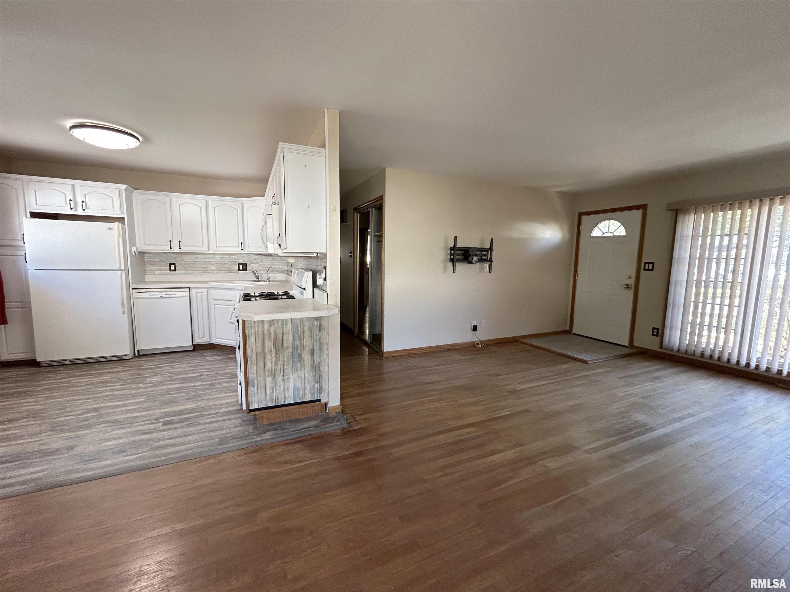 5426 North Ronald Road Peoria, IL 61614 - Photo 15 of 51 Gallery Image 15