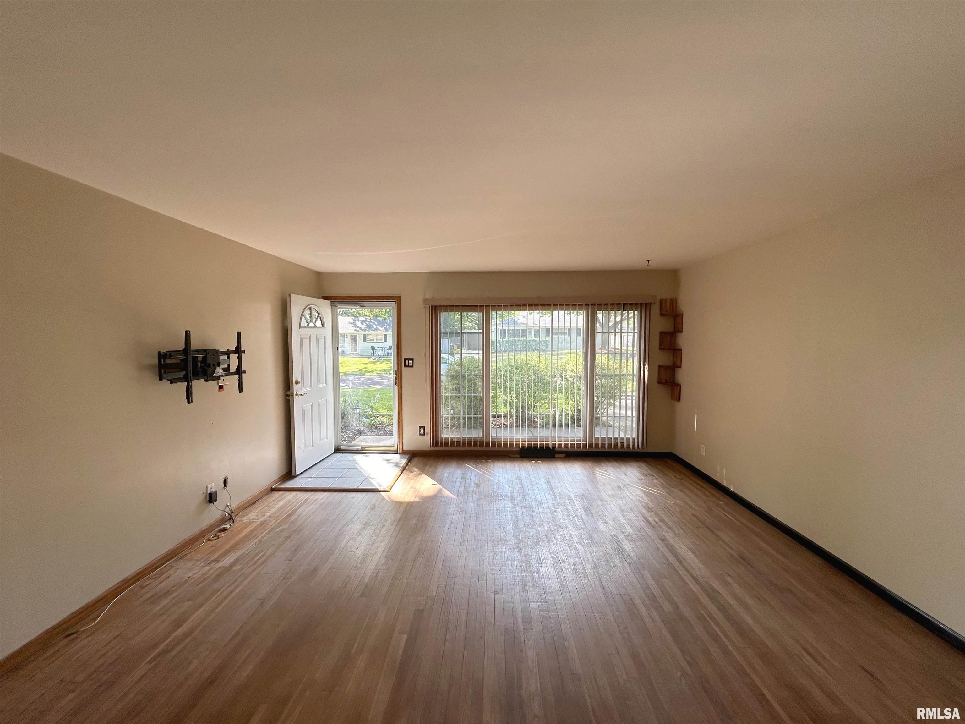 5426 North Ronald Road Peoria, IL 61614 - Photo 8 of 51 Gallery Image 8