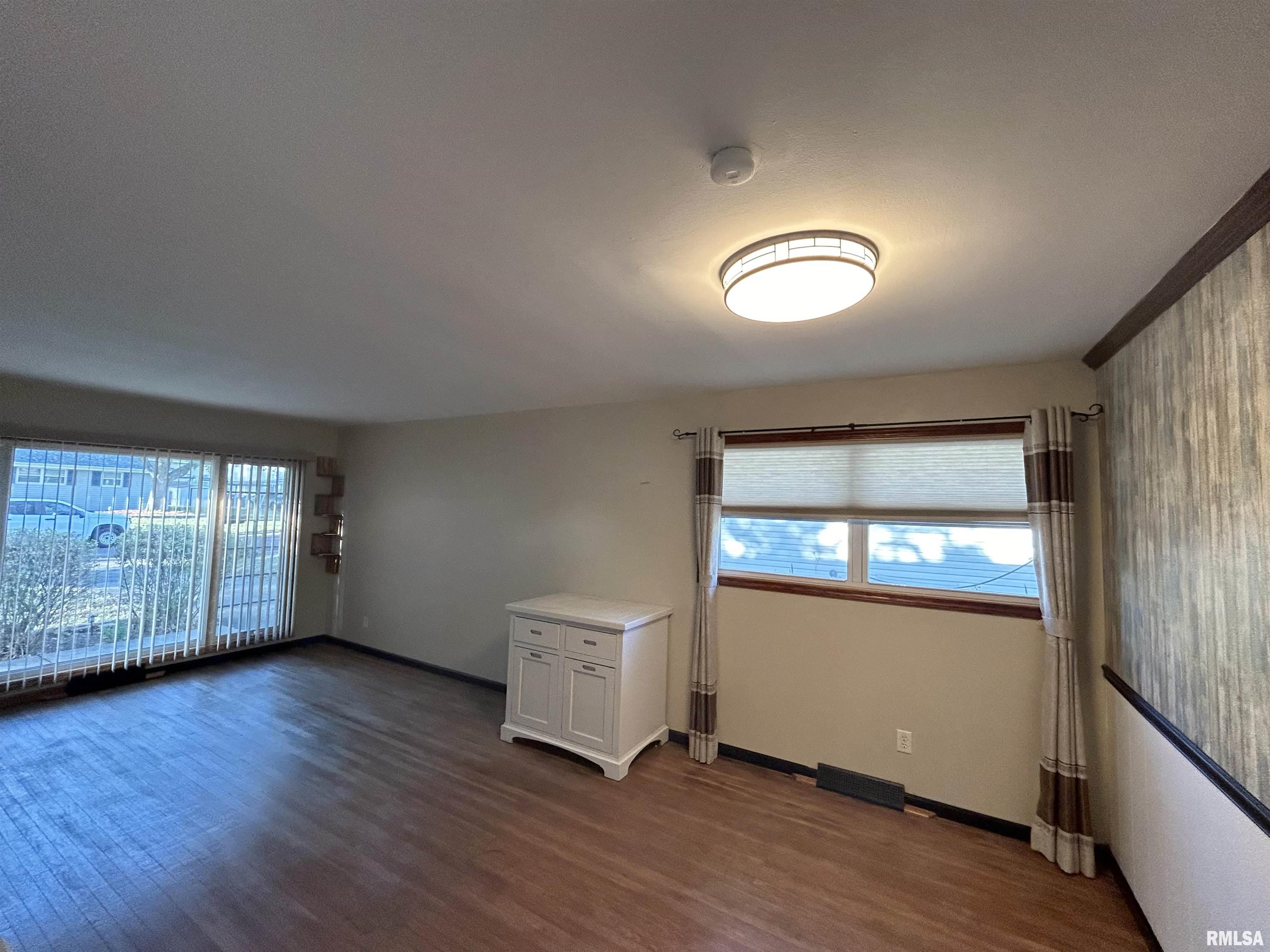 5426 North Ronald Road Peoria, IL 61614 - Photo 10 of 51 Gallery Image 10