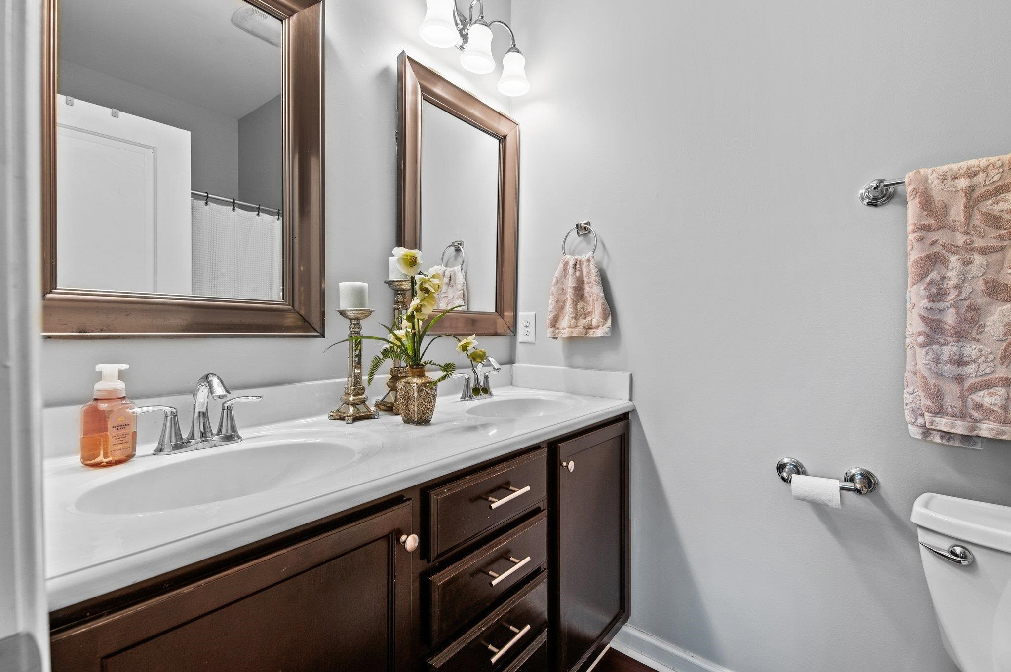 1519 Crafton Way Raleigh, NC 27607 - Photo 20 of 35 Primary Bath w/Dual Vanity Sinks
