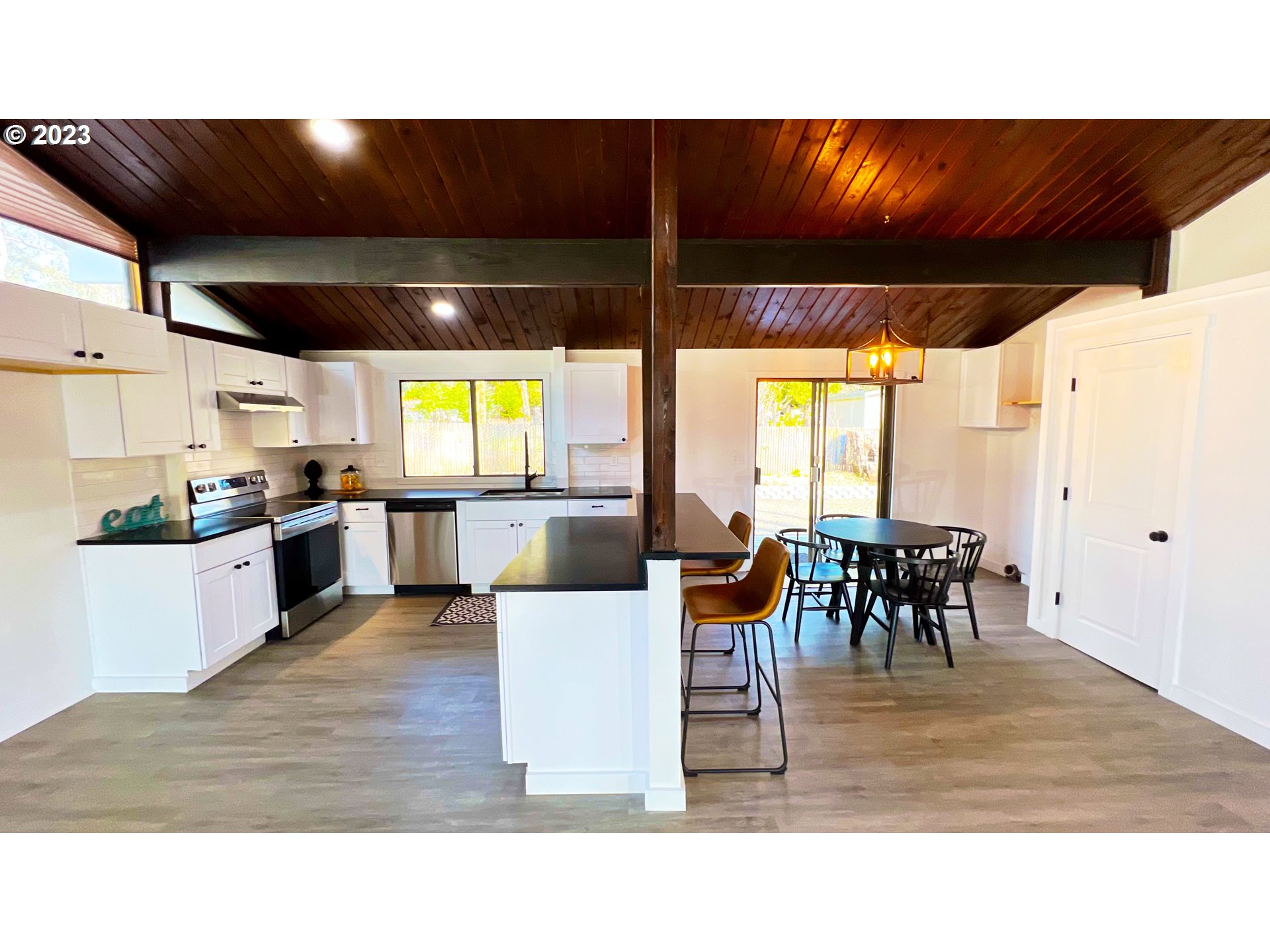 8515 Southwest Birch Street Portland, OR 97223 - Photo 11 of 30