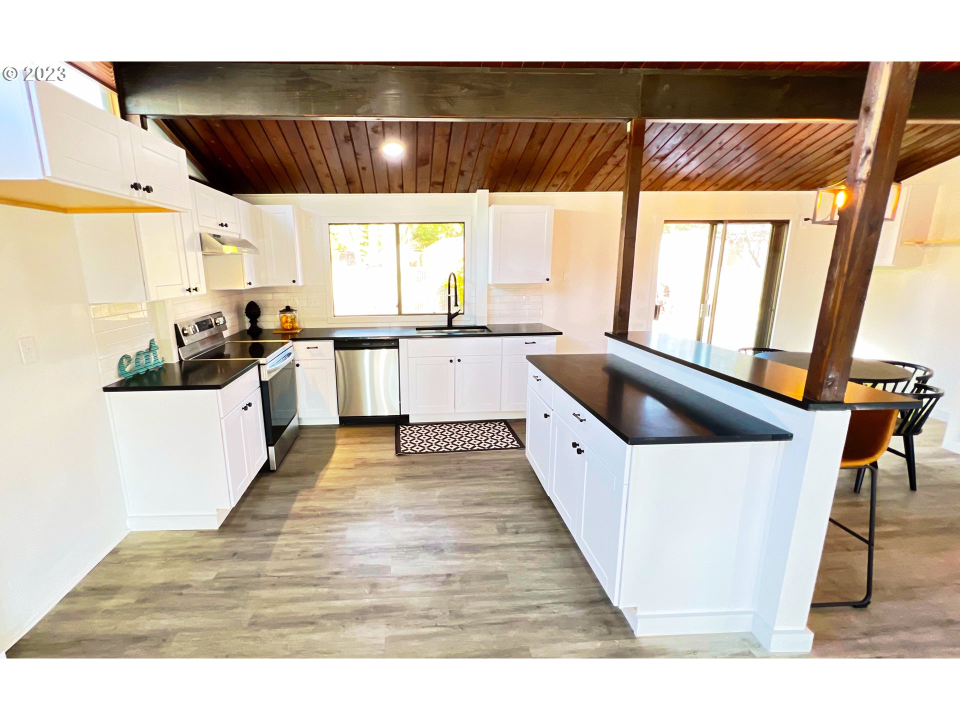 8515 Southwest Birch Street Portland, OR 97223 - Photo 12 of 30