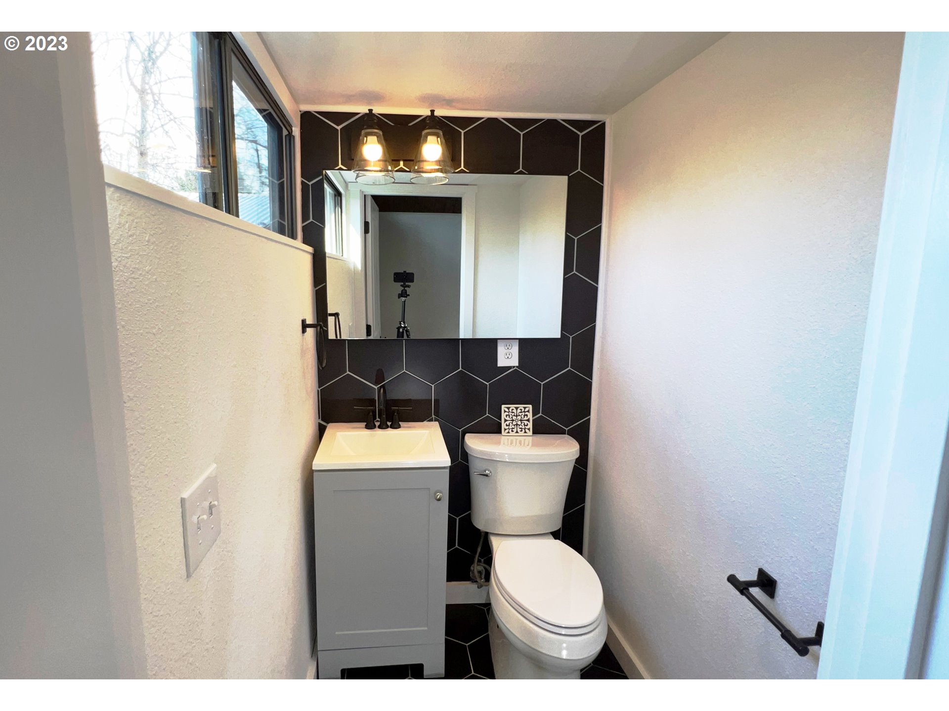 8515 Southwest Birch Street Portland, OR 97223 - Photo 18 of 30