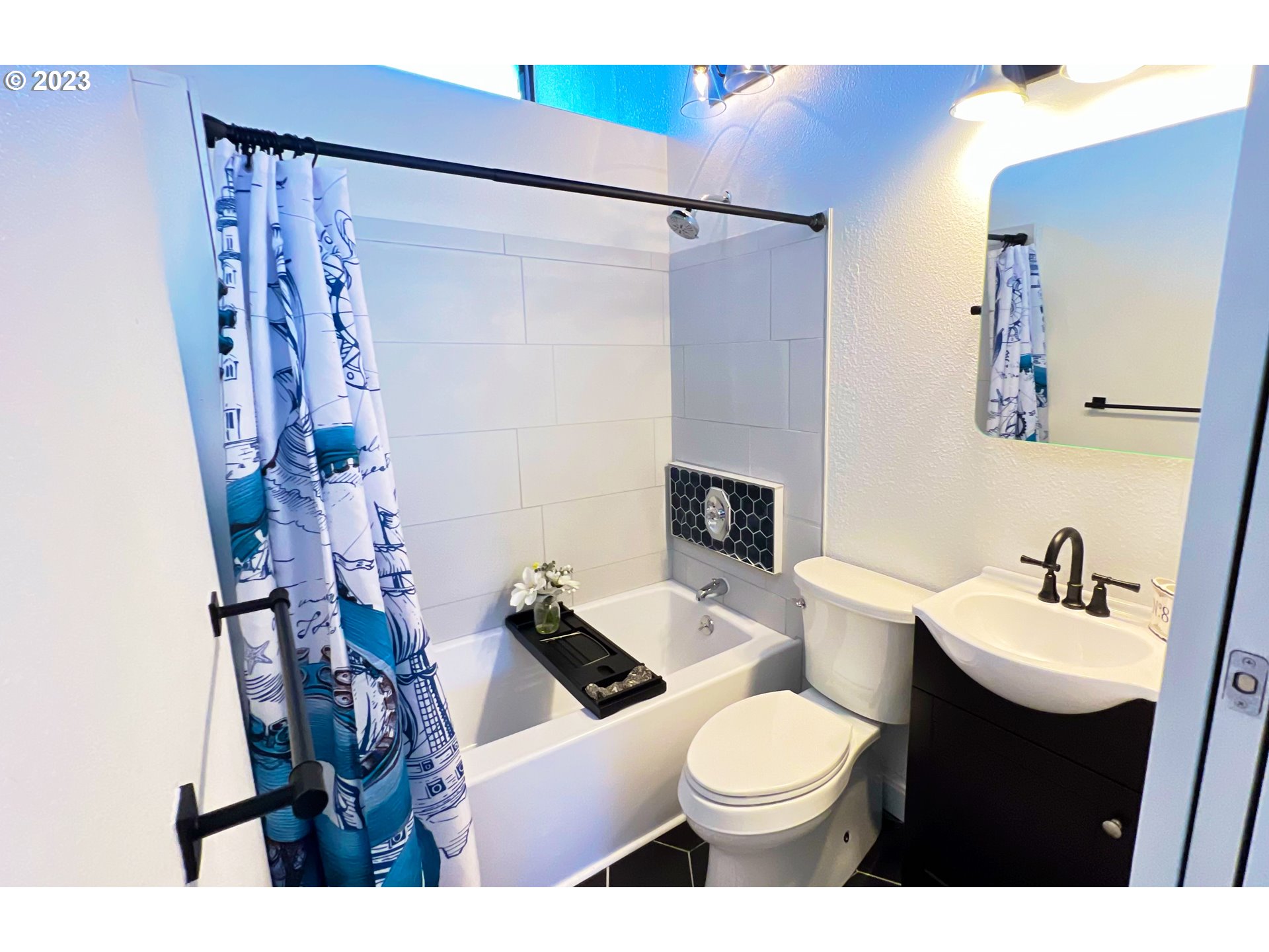 8515 Southwest Birch Street Portland, OR 97223 - Photo 23 of 30 Bathroom