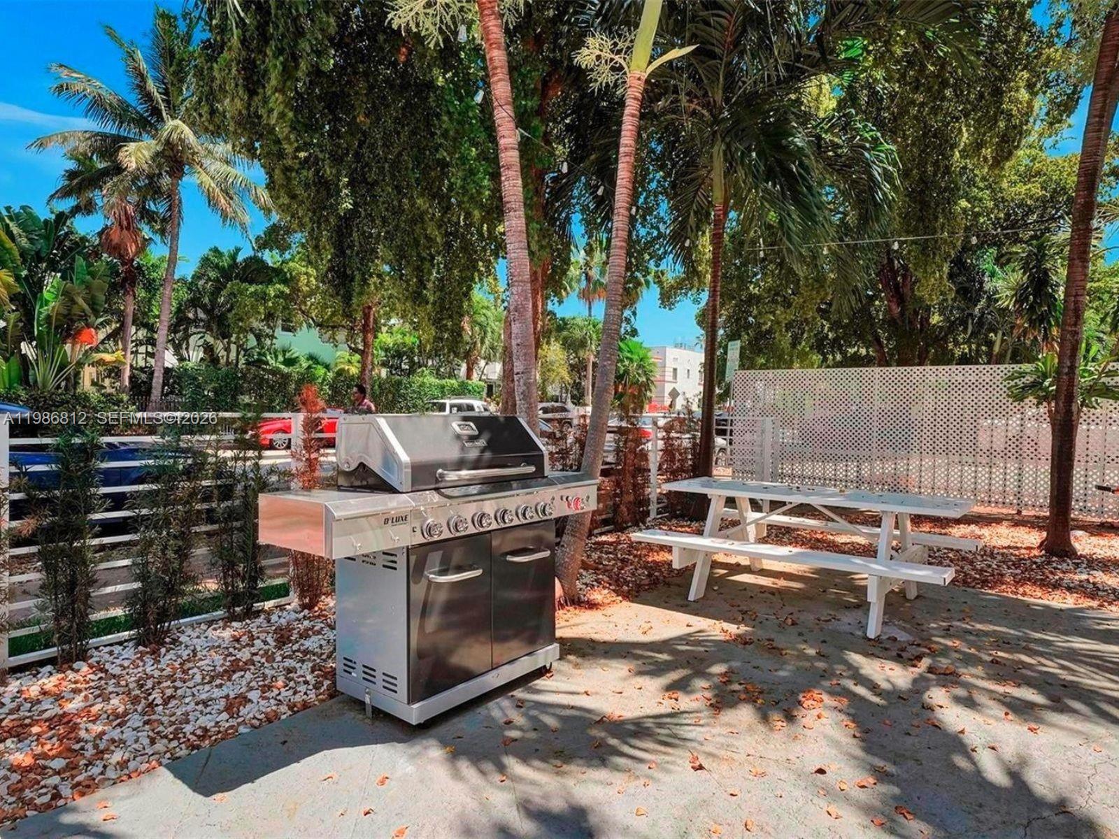 1000 7th Street, Unit 10 Miami Beach, FL 33139 - Photo 15 of 31