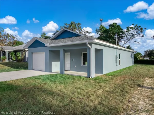$299,000 | 329 Hemlock Avenue, Sebring, FL 33870
