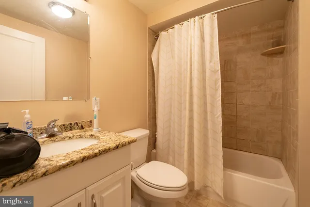 $4,195 | 1501 Locust Street, Unit 803, Philadelphia, PA 19102