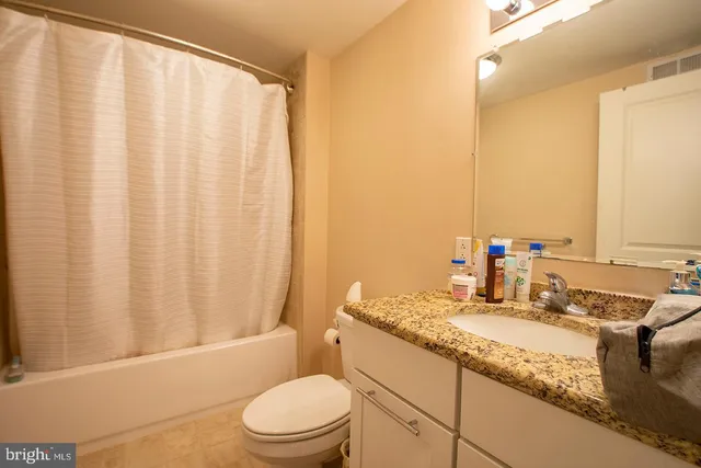 $4,195 | 1501 Locust Street, Unit 803, Philadelphia, PA 19102