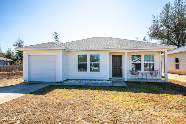 $245,000 | 4942 Oak Avenue, Youngstown, FL 32466