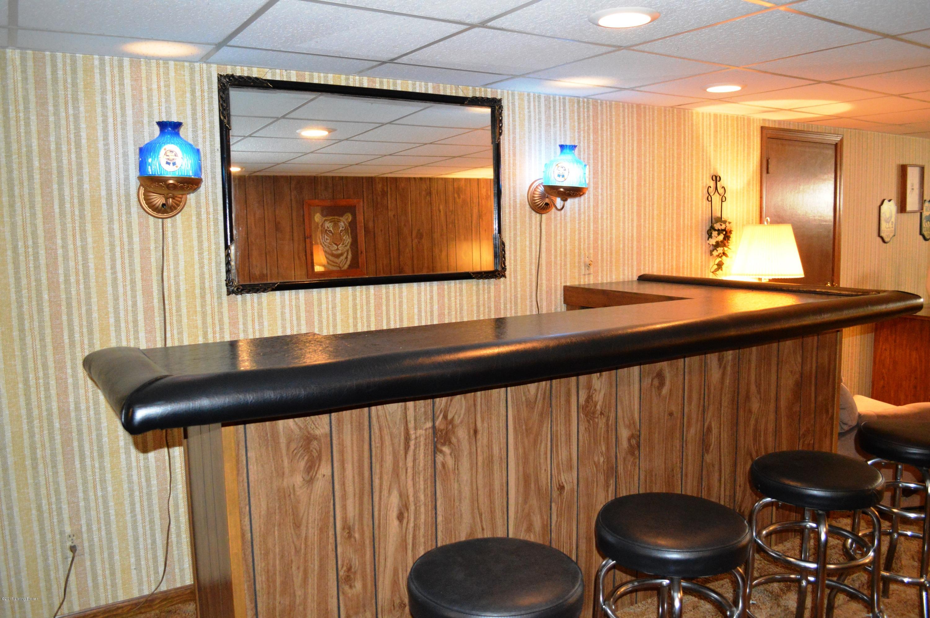 7907 Naples Road Louisville, KY 40219 - Photo 26 of 28 DSC_0444