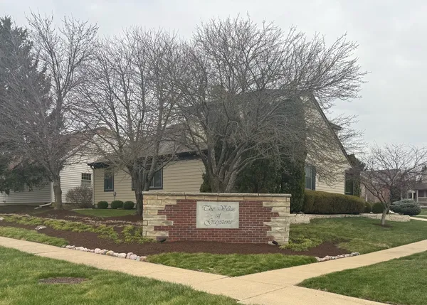 $425,000 | 2902 Greystone Place, Champaign, IL 61822
