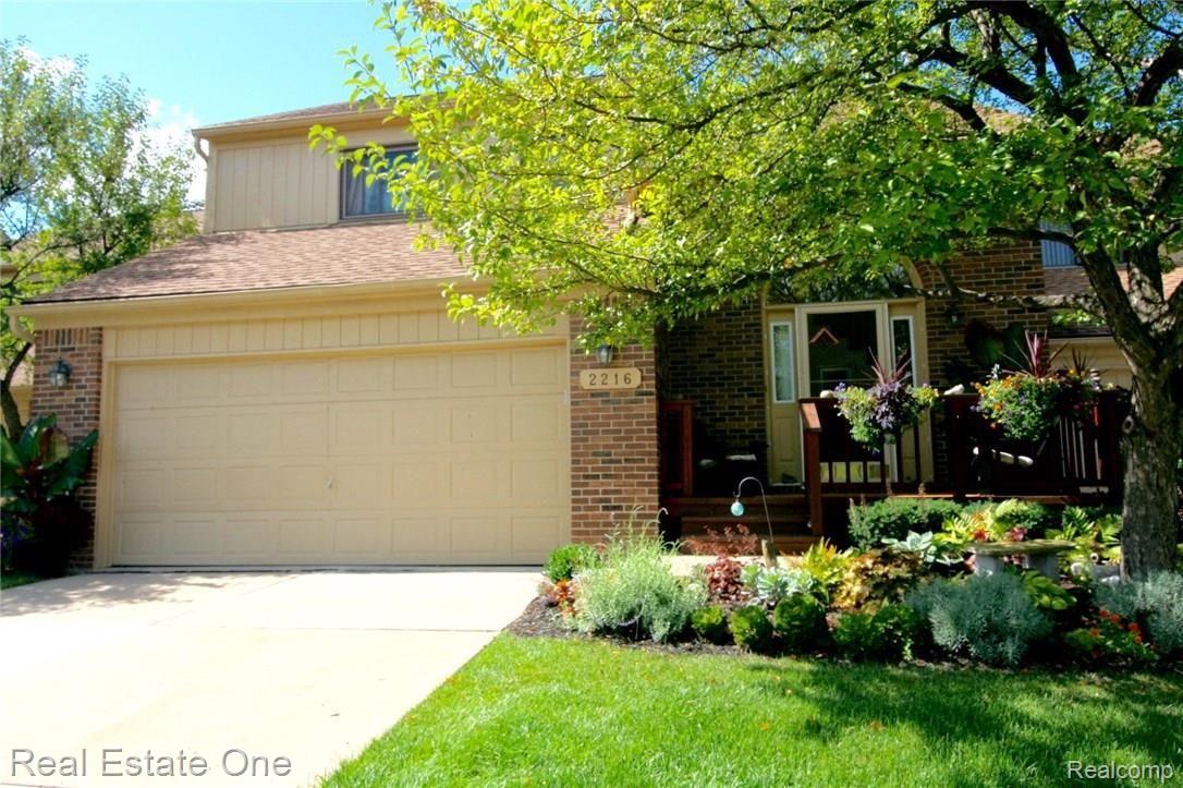 2216 Rochelle Park Drive Rochester, MI 48309 - Photo 1 of 34 IMG_5423.jpg