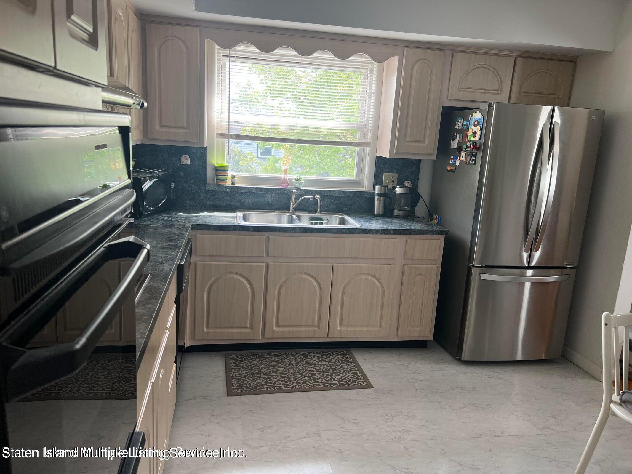 263 Getz Avenue Staten Island, NY 10312 - Photo 12 of 31 12