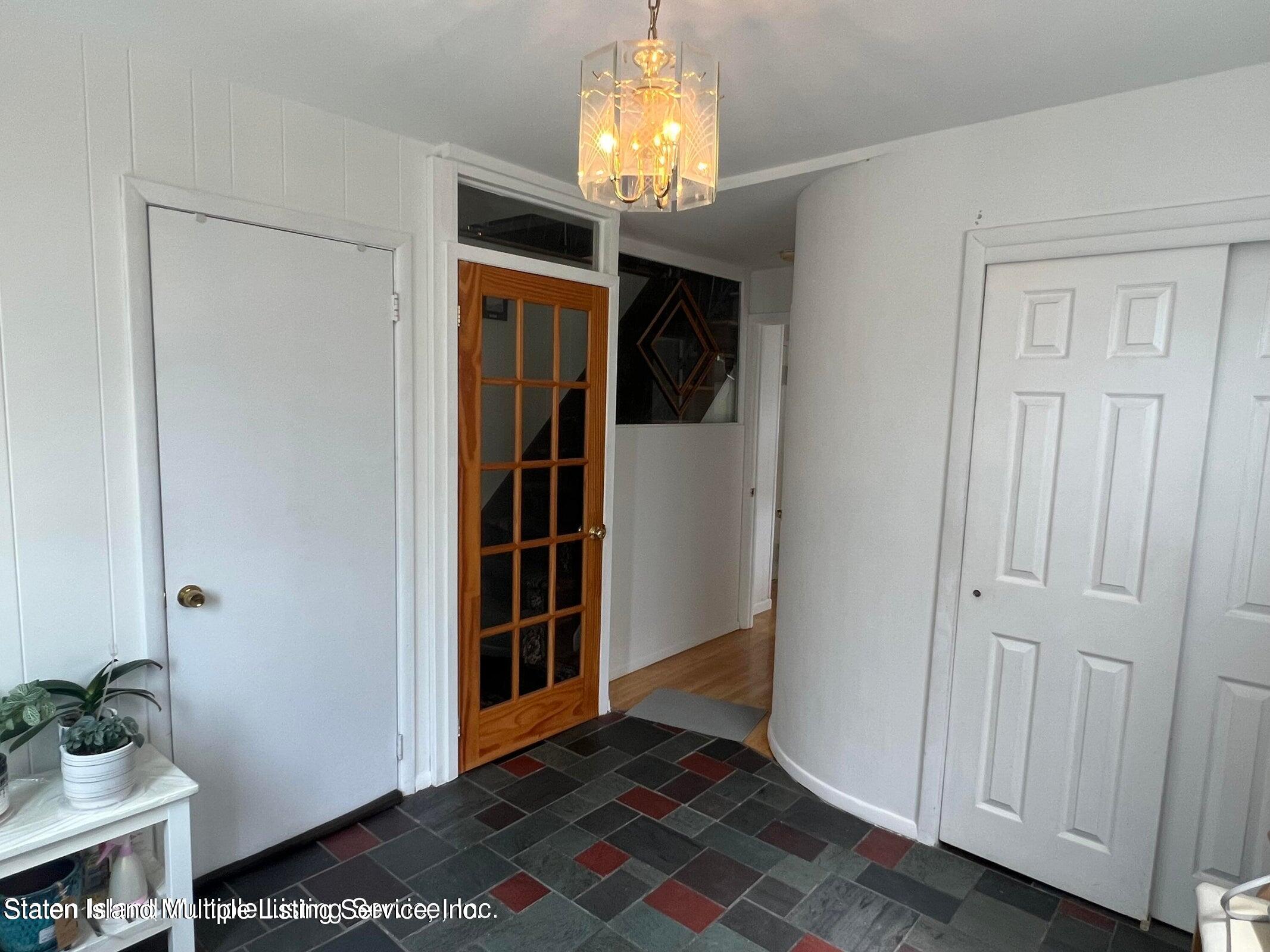 263 Getz Avenue Staten Island, NY 10312 - Photo 4 of 31 4