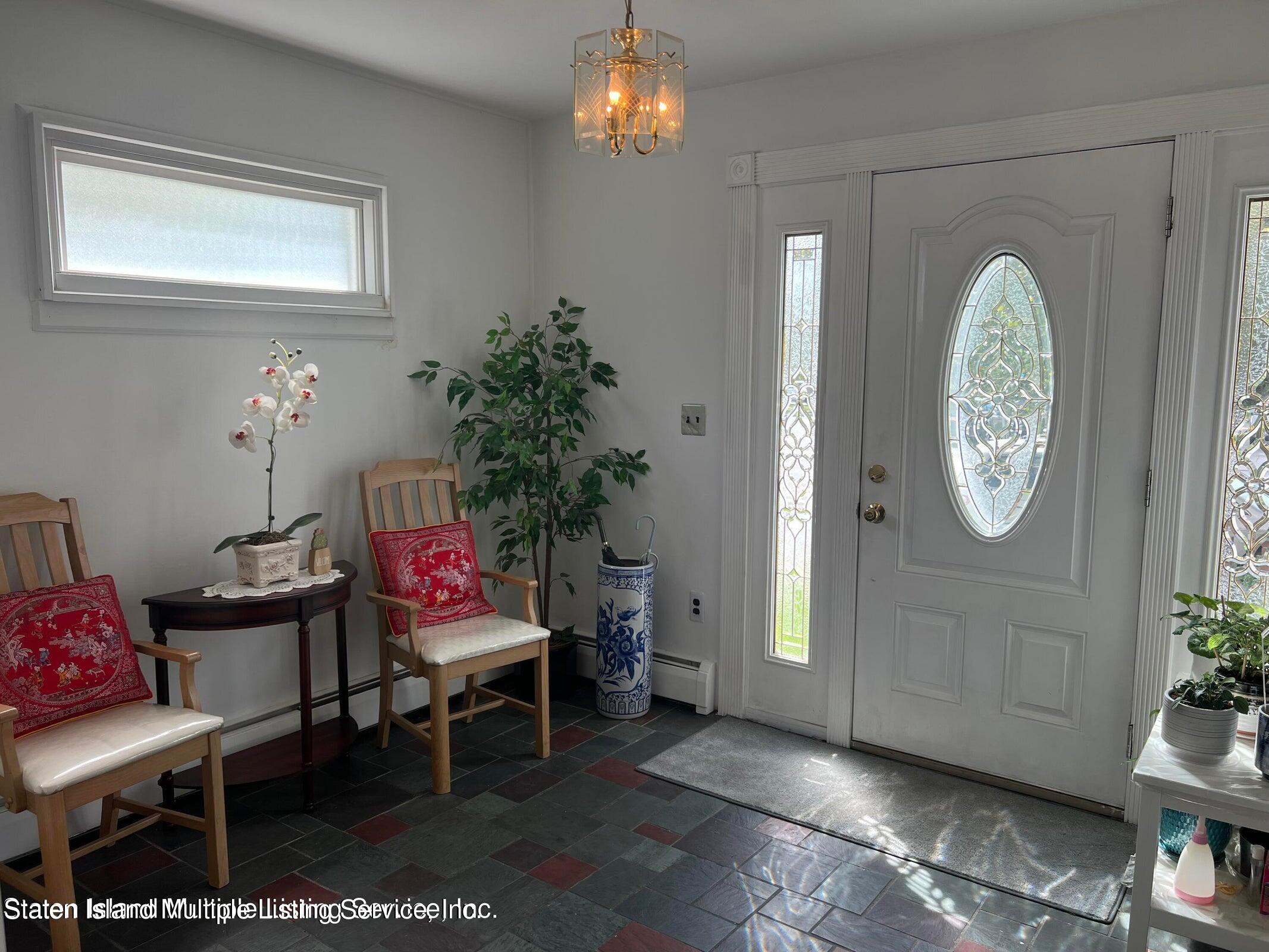 263 Getz Avenue Staten Island, NY 10312 - Photo 5 of 31 5
