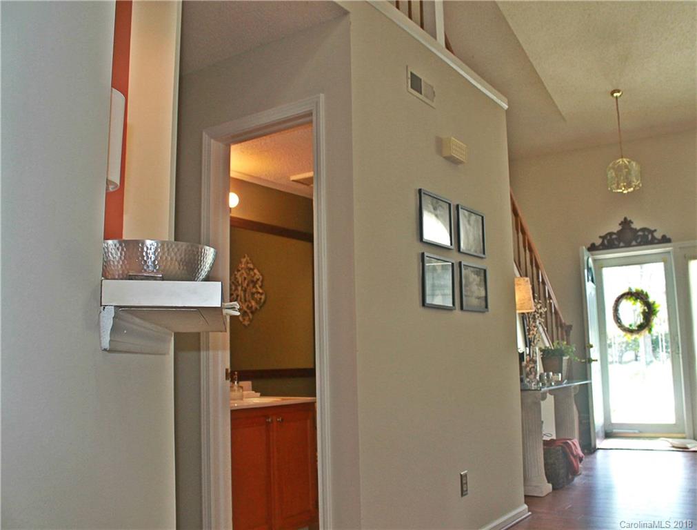 9508 Oren Thompson Road Charlotte, NC 28213 - Photo 3 of 25 Gallery Image 3