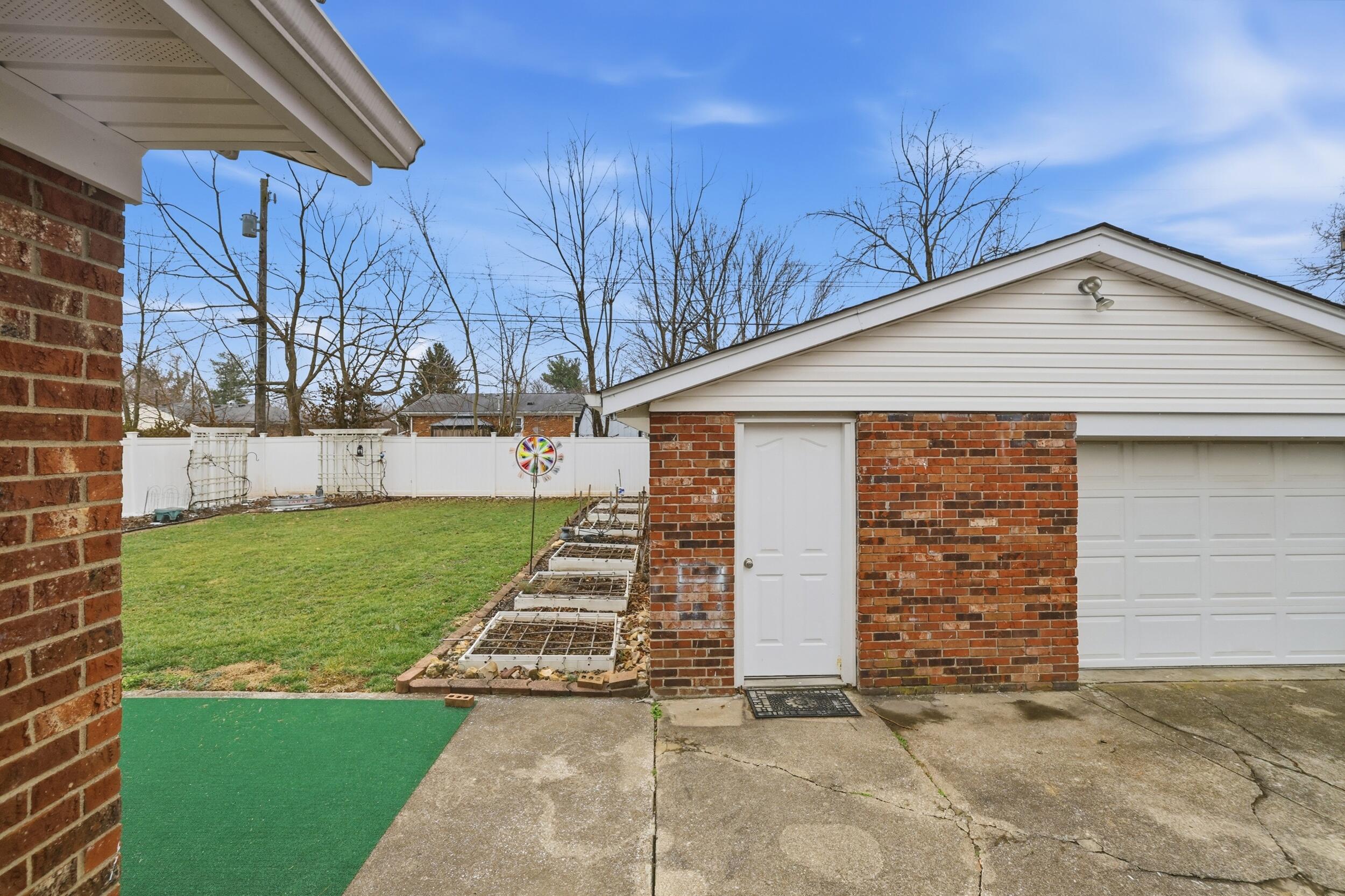 744 Kingston Road Lexington, KY 40505 - Photo 27 of 36 26_1h4a0375