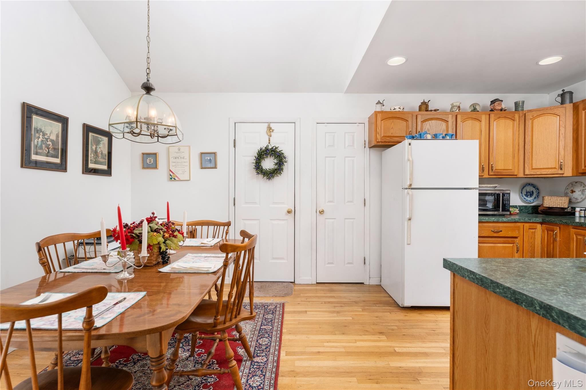 47 Suffolk Road Hampton Bays, NY 11946 - Photo 15 of 42