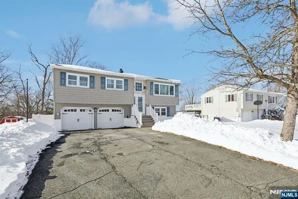 $559,000 | 36 Musconetcong Avenue, Hopatcong, NJ 07843