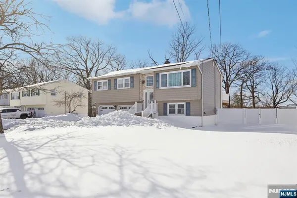 $559,000 | 36 Musconetcong Avenue, Hopatcong, NJ 07843