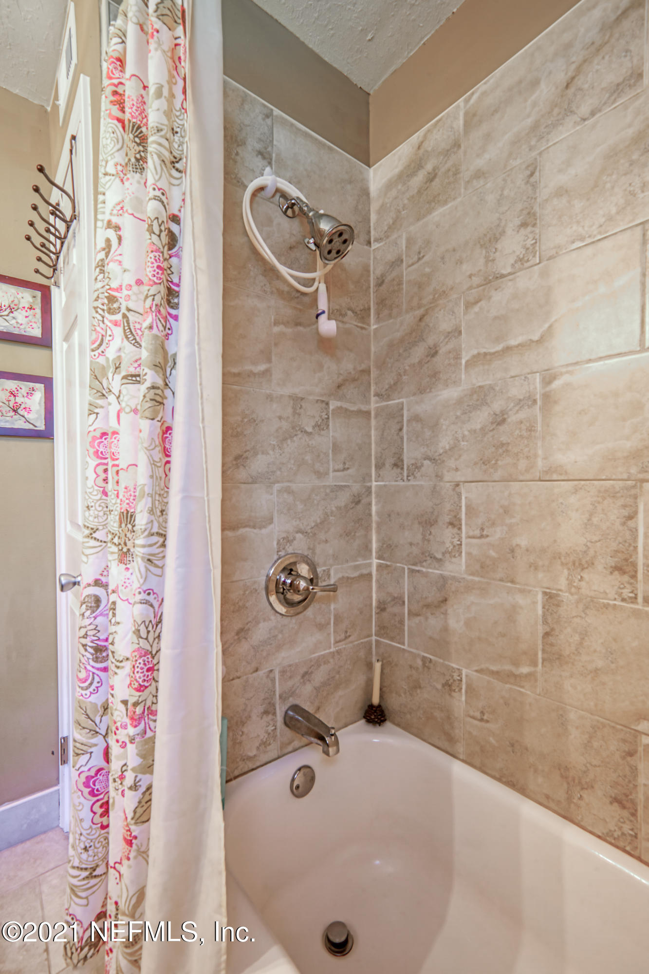 3129 Rogero Road Jacksonville, FL 32277 - Photo 16 of 32 904RealEstatePhotography.com-16