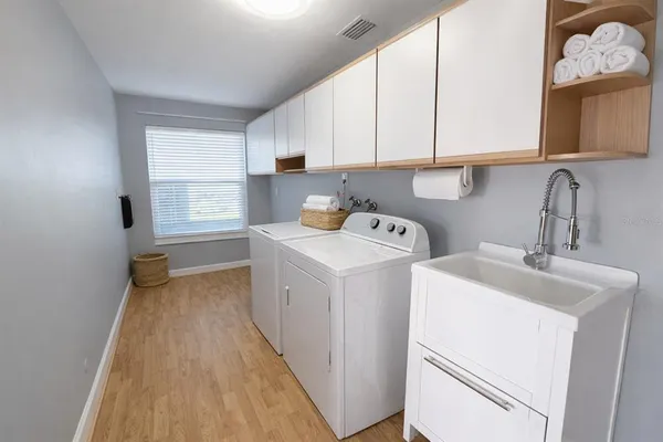 $10,000 | 615 Harbor Island, Clearwater Beach, FL 33767