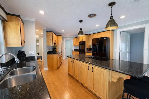 $10,000 | 615 Harbor Island, Clearwater Beach, FL 33767