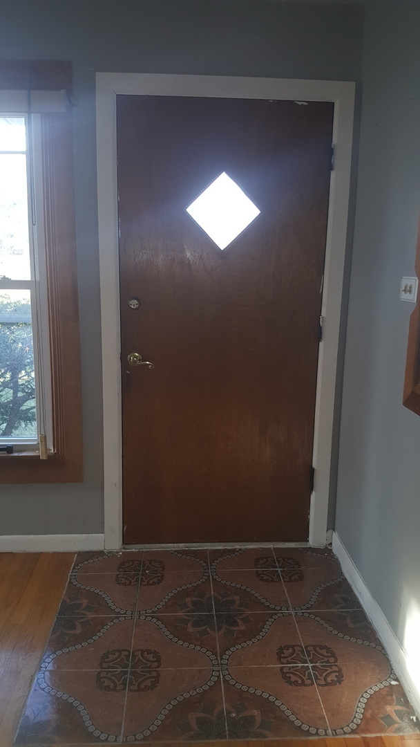 5209 State Road Burbank, IL 60459 - Photo 5 of 17