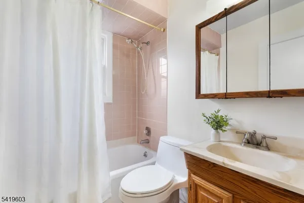 $550,000 | 92 Hickory Street, Dumont, NJ 07628