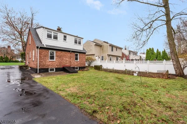 $550,000 | 92 Hickory Street, Dumont, NJ 07628