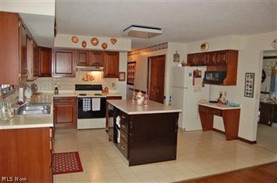 1490 Bell Road Chagrin Falls, OH 44022 - Photo 12 of 25 Gallery Image 12