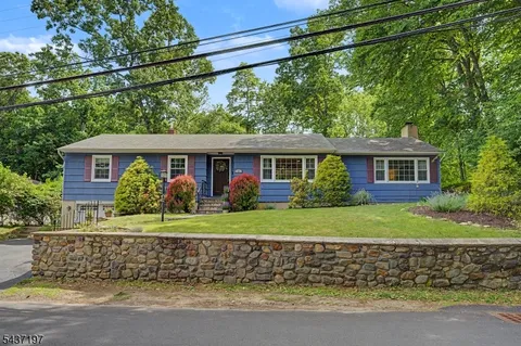 $675,000 | 8 Seneca Avenue, Rockaway, NJ 07866