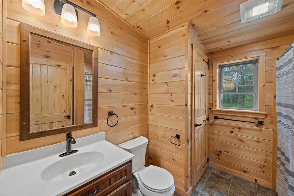 22 Carpenter Road Dudley, MA 01571 - Photo 14 of 32