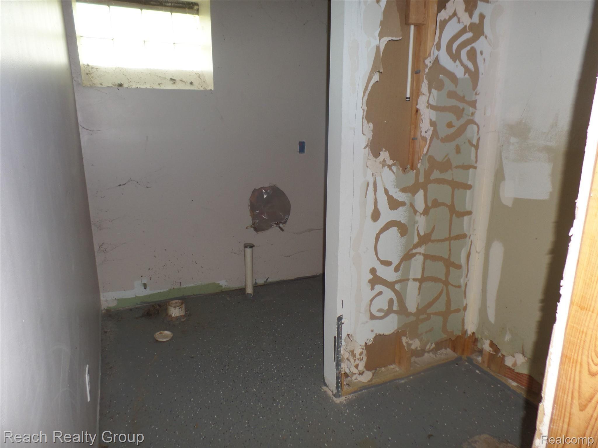 13517 Rutherford Street Detroit, MI 48227 - Photo 21 of 23 Bathroom area that new owner can remodel to their liking after purchase