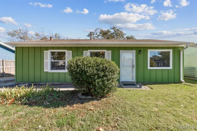 $215,000 | 7 Belmont Drive, St. Peters, MO 63376