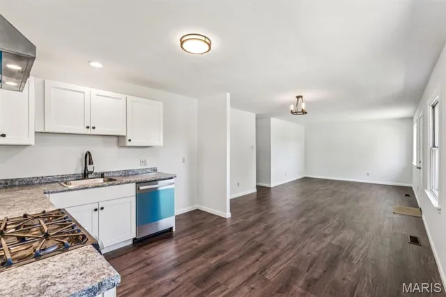 $215,000 | 7 Belmont Drive, St. Peters, MO 63376