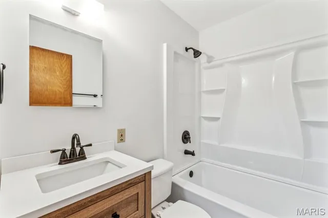 $215,000 | 7 Belmont Drive, St. Peters, MO 63376