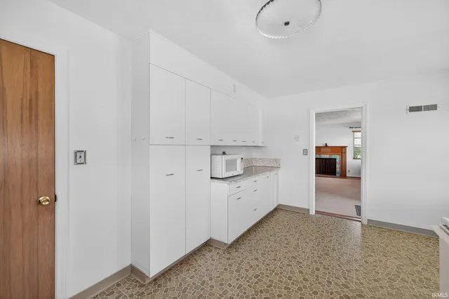 $234,900 | 231 North Ironwood Drive, South Bend, IN 46615