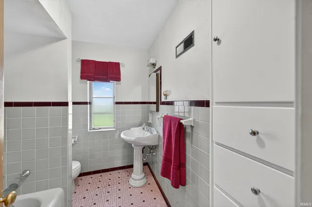 $234,900 | 231 North Ironwood Drive, South Bend, IN 46615