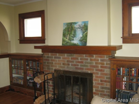 208 South English Avenue Springfield, IL 62704 - Photo 3 of 23 Gallery Image 3