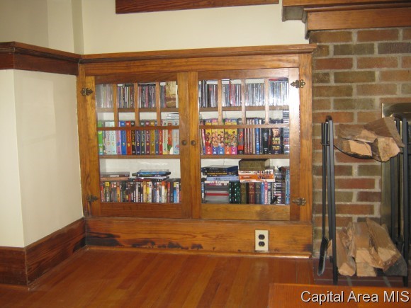 208 South English Avenue Springfield, IL 62704 - Photo 4 of 23 Gallery Image 4