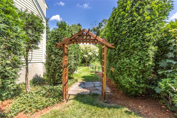 31 Rockmont Road Arlington, MA 02474 - Photo 25 of 28 Gallery Image 25