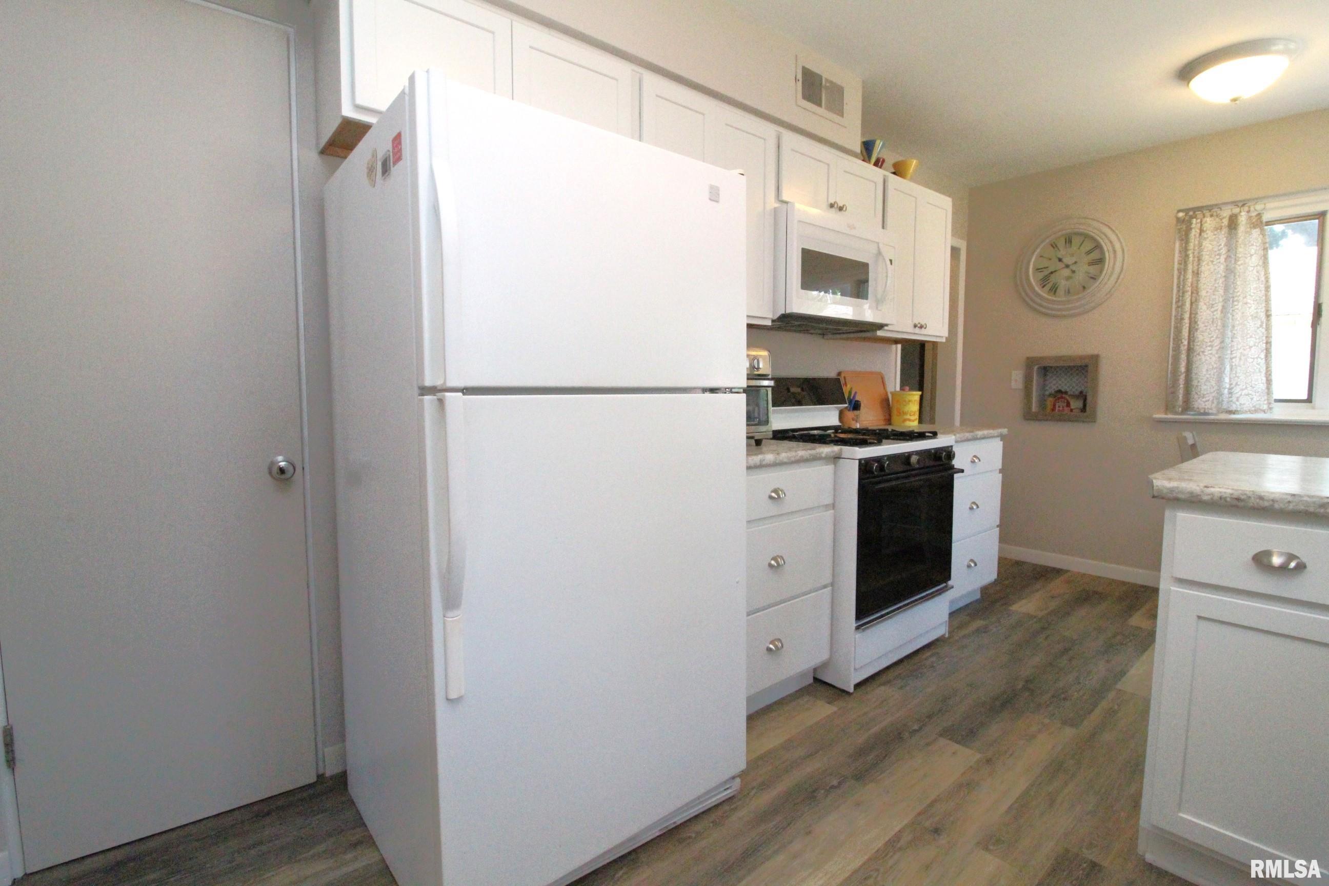 124 West Lyndale Road Peoria, IL 61614 - Photo 23 of 64 Gallery Image 23