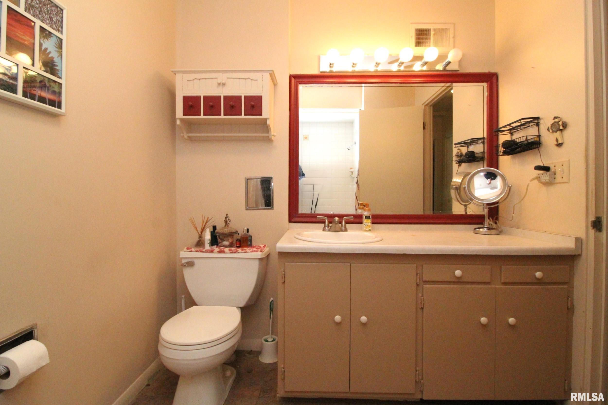 124 West Lyndale Road Peoria, IL 61614 - Photo 37 of 64 Gallery Image 37