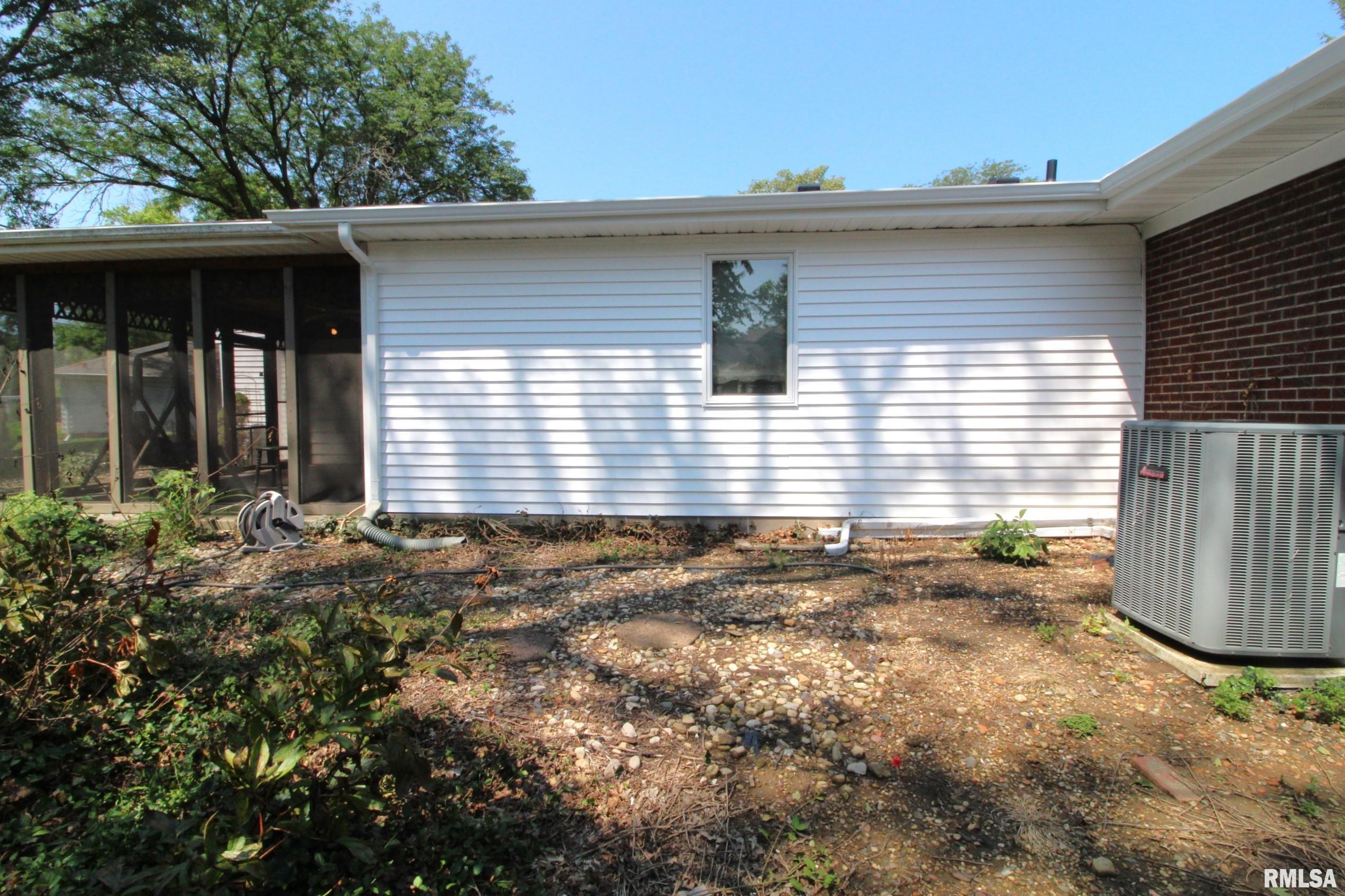 124 West Lyndale Road Peoria, IL 61614 - Photo 60 of 64 Gallery Image 60
