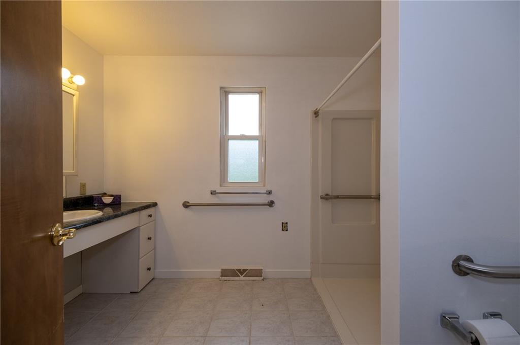 123 Oakridge Road Pittsburgh, PA 15237 - Photo 12 of 25 Gallery Image 12