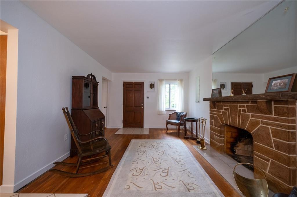 123 Oakridge Road Pittsburgh, PA 15237 - Photo 3 of 25 Gallery Image 3